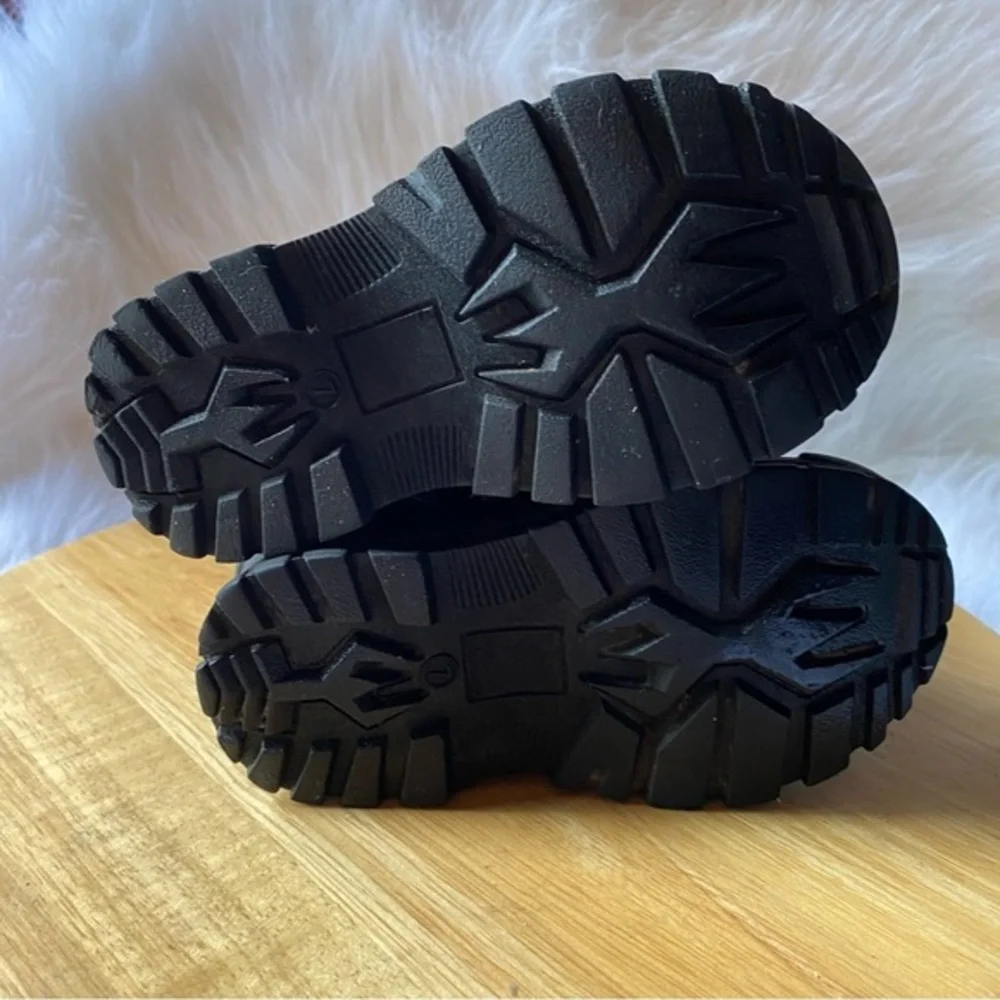 Snow Boots Boys Size 7 Slip‎ On